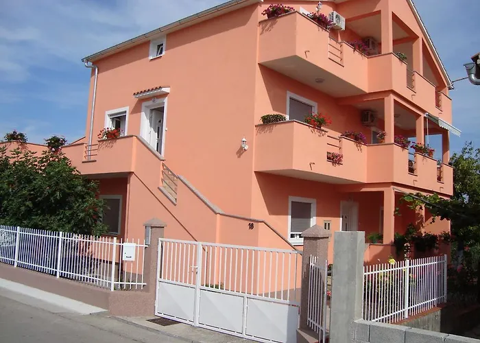 Niko Apartment